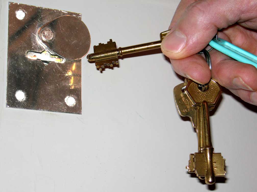 My old home locks - skeleton keys, mortise locks & doorknobs. - Momcrieff